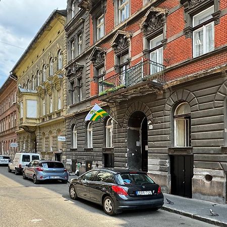 Charming & Cozy Central 1Bedrm Suites Budapeste Exterior foto